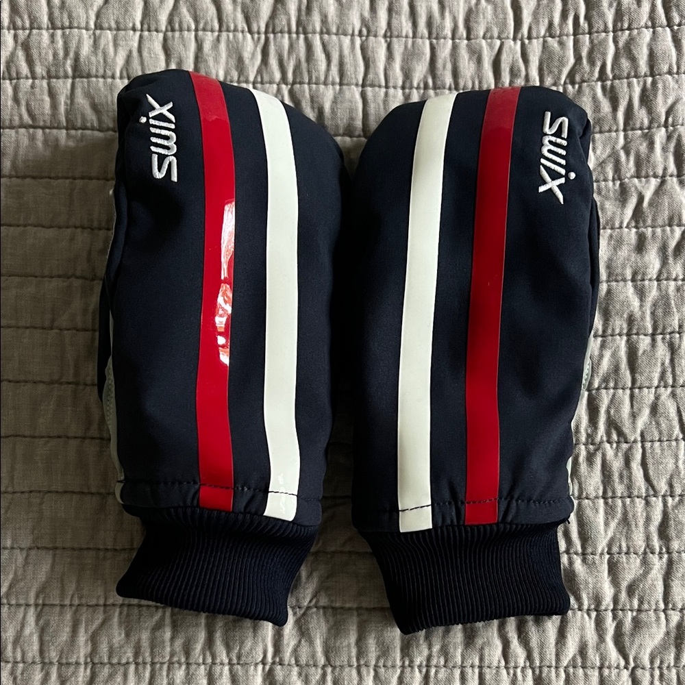 Swix Black and Red Mittens